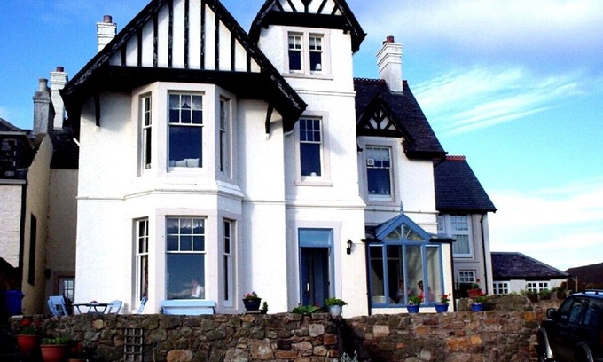 Pittenweem Apartment | Elie near St.Andrews. Luxury self catering beach house with wonderful sea views