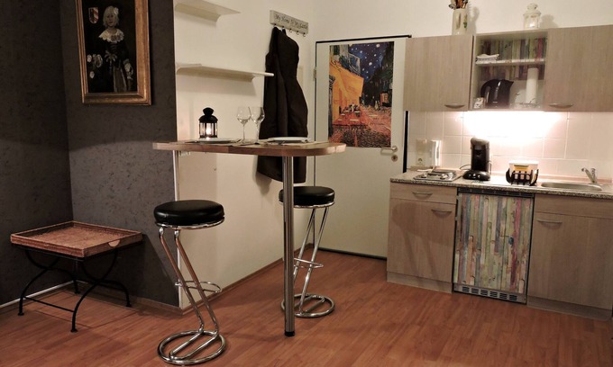 Altstadt - Sankt Lorenz Apartment | Elite Studio Apartment