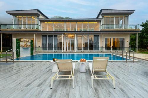 Lonavala Villa | ELIVAAS Meraki Villa - Luxe 5 BHK Glass Villa With Private Pool, Balcony, Garden & Gazebo