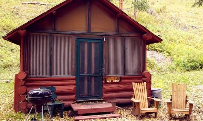 Cheyenne Crossing Cabin | Elkhorn Cabin with Sleeping Porch