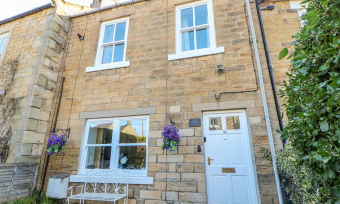 Wolsingham Cottage | ELM COTTAGE, pet friendly, with open fire in Wolsingham