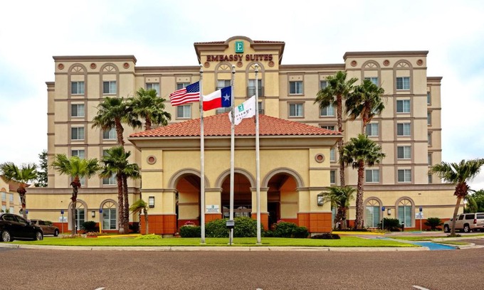 Bonanza Hotel | Embassy Suites by Hilton Laredo