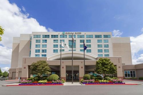 Portland Hotel | Embassy Suites by Hilton Portland Airport