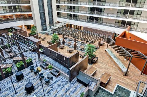 South Loop Hotel | Embassy Suites by Hilton Minneapolis Airport