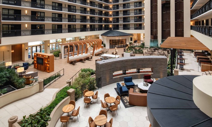 The East Side Hotel | Embassy Suites by Hilton San Francisco Airport Oyster Point
