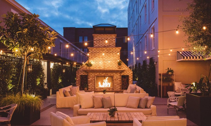 Charleston Historic District Hotel | Emeline