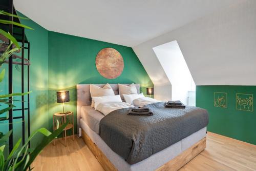 Graz City Centre Apartment | Emerald Design - Historic City Center with Free Parking & Panoramic View by HERO HOMES