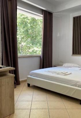 Vryses House | Emerald Suites