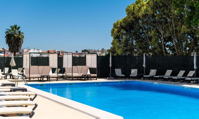 Calicos Hotel | Emeralds Albufeira by DK Stays