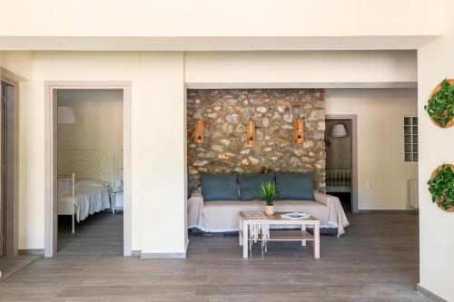 Karvelas Apartment | Emi's House