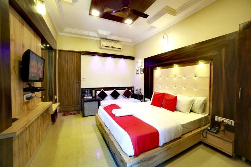Mount Abu Hotel | EMINENCE PALM RESIDENCY - 1 Km From City Center