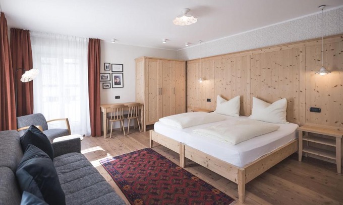 Villabassa Hotel | Emma Historic Hotel