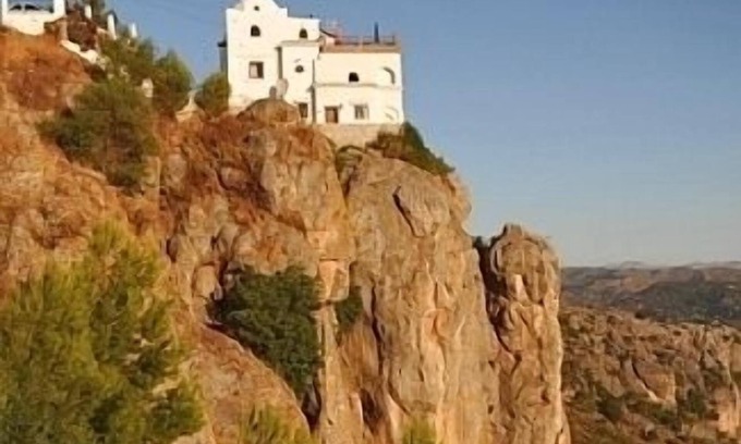 Comares House | Enchanting cliff top house