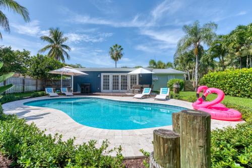 Palm Beach Gardens Apartment | Enchanting Juno Beach Home! Sleeps 8!