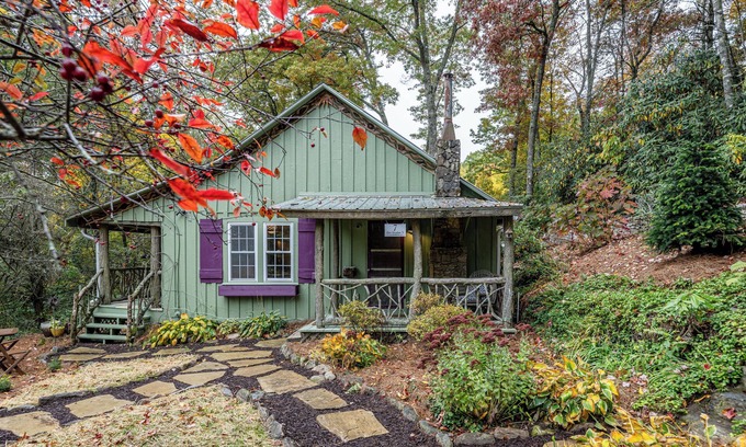 Glenville Cabin | Enchanting Mountain Cottage with Private Hot Tub & Fireplace Charmn