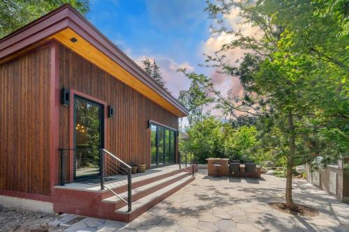 Sandy Ski Chalet | Encore Cottonwoods Ski Cabin.