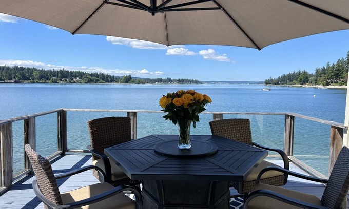 West Hills Cottage | End of the Point - Cottage n- - BOOK NOW FOR THE 2026 WORLD CUP - -