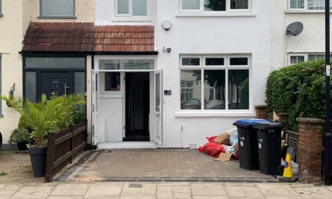 Enfield Highway House | Enfield EN3, 5 Bed Full House, off Street Parking, massive Garden, large kitchen