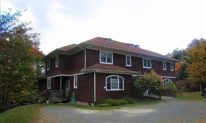 Eagles Mere Cottage | Enjoy a picturesque view at "Kingscote" in Eagles Mere