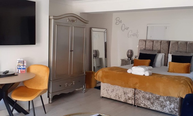 Whitby Apartment | Enjoy a stylish experience at this centrally-located apartment.