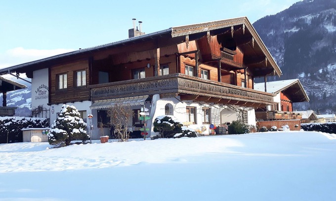 Uderns Apartment | Enjoy a whole floor of freedom with a great view of the Tyrolean mountains
