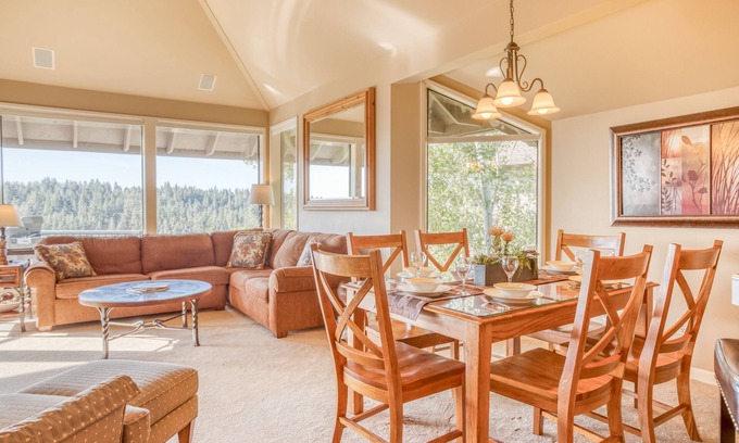 Century West Condo | Enjoy Deschutes River Views from Beautiful 3-Bedroom Mt. Bachelor Village Condo!