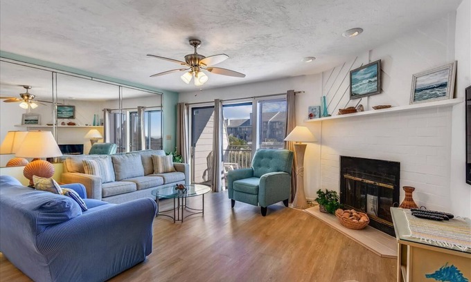 East End House | ENJOY GULF VIEWS from all three decks of this two bedroom townhome.