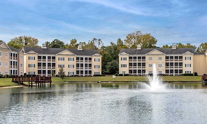 Myrtle Beach Resort | Enjoy some country charm at this Myrtle Beach oasis