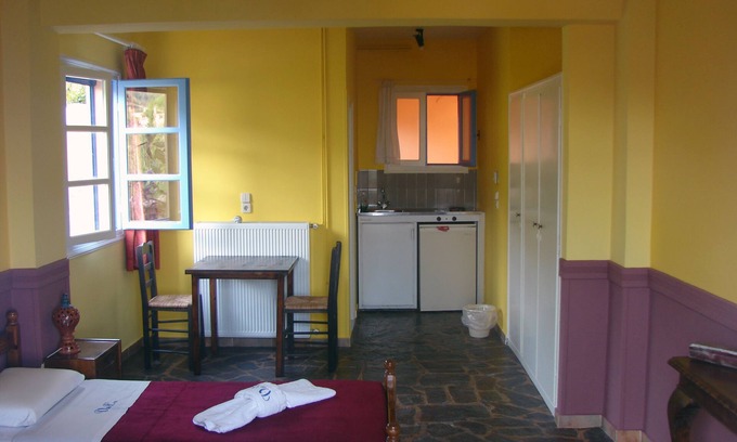 Karlovassi Apartment | Enjoy Sunrises and Sunsets from this Cozy Studio with Private Beach