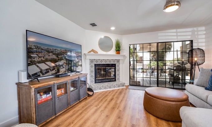 Jacksonville Beach House | Enjoy vibrant beach life in our stylish townhome, the perfect place for beach time, great food, fun!