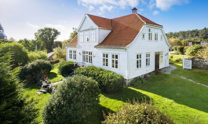 Klokkarvik House | Enjoy your holiday in Norway near Bergen