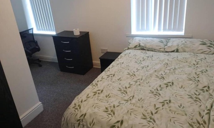 Burnley House | Ensuite Double-bed (R3) close to Burnley city centre