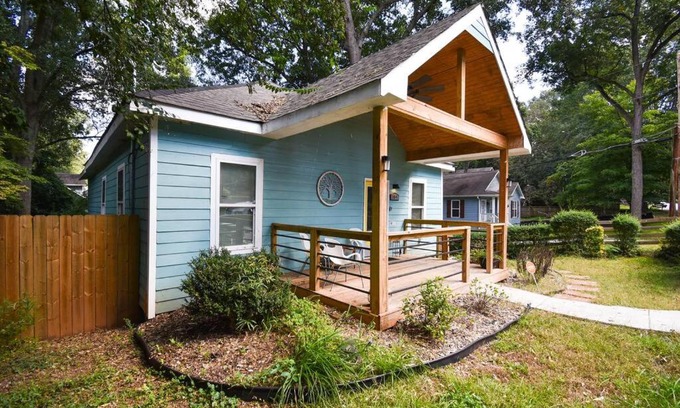 East Point House | Entertainers paradise close to airport