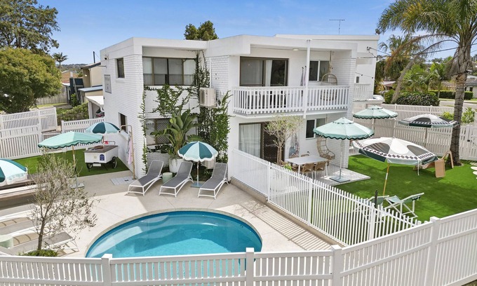 Mooloolaba Villa | Entire complex 4 self contained Villas. Outdoor entertaining space with pool.