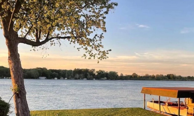 Algonac House | Entire house on the beautiful St. Clair River!
