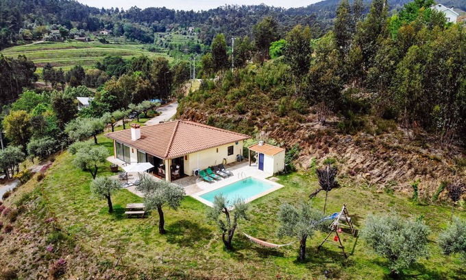 Molares House | Entire house for 5 people, private pool, pets accepted. Fully equipped.