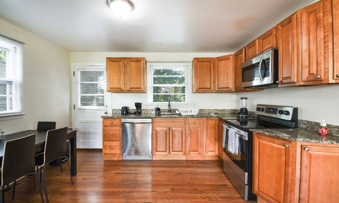 Bridgeport Apartment | Entire lovely & private first floor unit