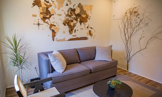 Capitol Hill House | Entire rowhouse in Capitol Hill + free parking