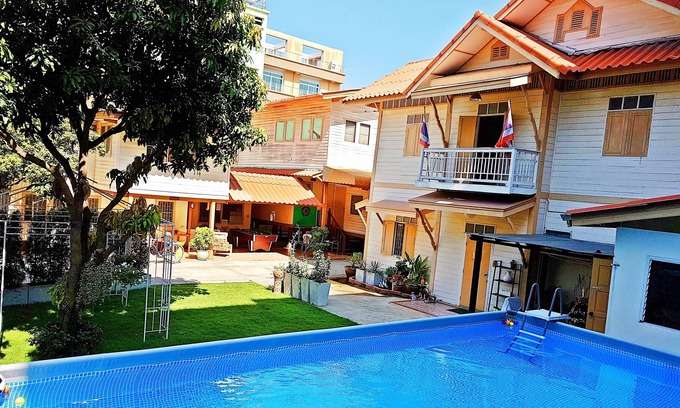 Yan Nawa Villa | 💝 Entire villa with pool and garden located in the center of Bangkok