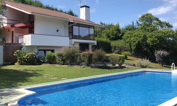 Isuskitza House | Entire villa with pool and amazing views