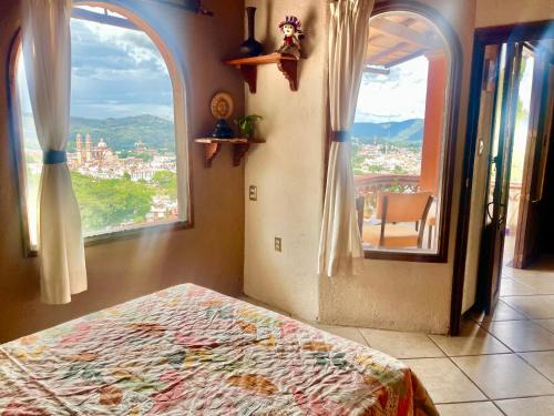 Taxco House | Entre el sol y la luna