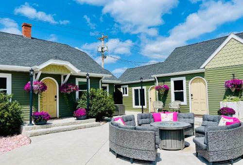 Custer Hotel | EO Bungalows, Black Hills