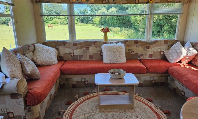 Mablethorpe Cabin | Equestrian Retreat - Sleeps 6 & Bbq