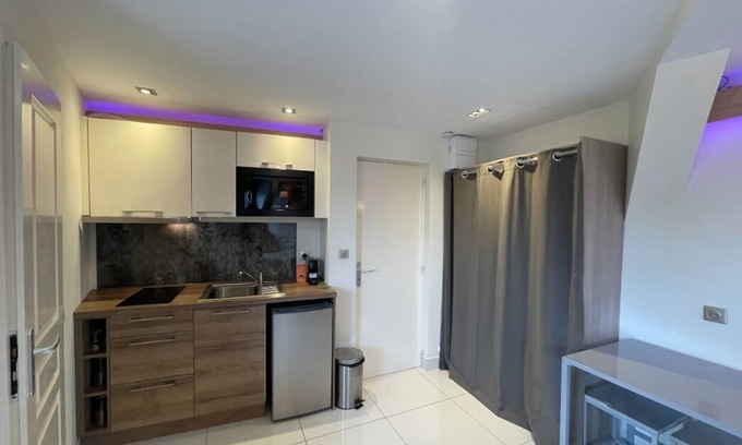 Montlucon Apartment | Equipped studio in city center, FREE WIFI