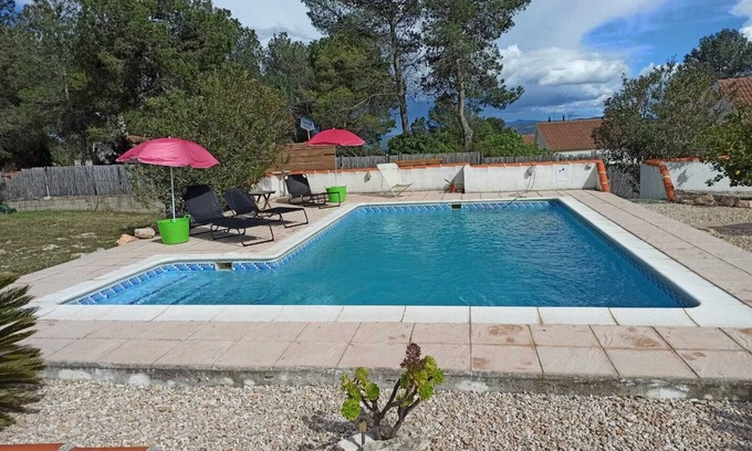 Mogente/Moixent House | La Casa du Voyage, nestled in a peaceful mountain setting. Pet-friendly