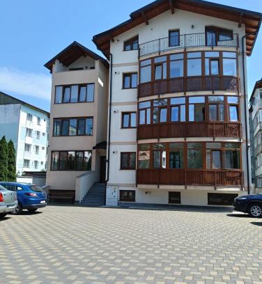 Piatra Neamt Apartment | Escapadă urbană, confort, curte privată și parcare