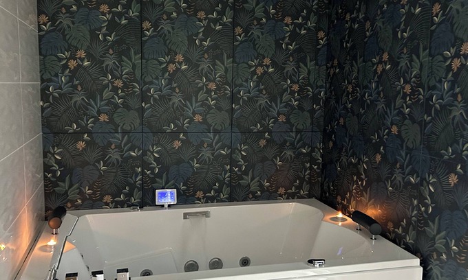 Roumens Apartment | Escapade à 2 Bien Être et Déconnexion ! Jacuzzi Privatif