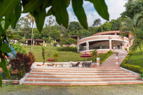 Copacabana House | Escape to Nature in Copacabanas Hidden Gem