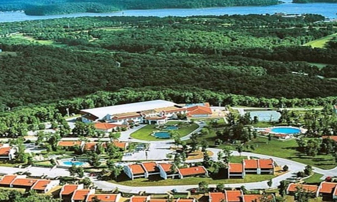 Lake Ozark Condo | Escape to the lake ! Boat slip available