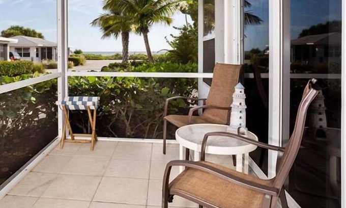 Sanibel Condo | Escape to your own West Gulf beach cottage !